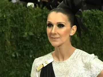 Céline Dion anuncia entre lágrimas que padece un "raro trastorno neurológico" y cancela su gira europea Céline Dion anuncia entre lágrimas que padece un "raro trastorno neurológico" y cancela su gira europea