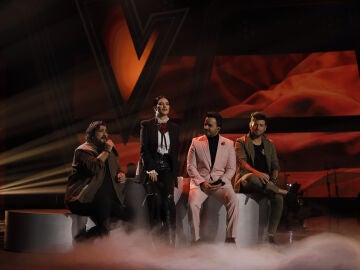 Laura Pausini, Pablo López, Antonio Orozco y Luis Fonsi, un momento único cantando ‘En cambio no’ en ‘La Voz’