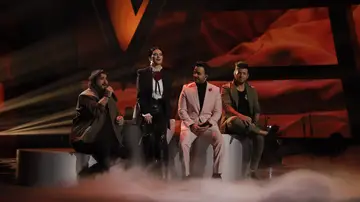 Laura Pausini, Pablo López, Antonio Orozco y Luis Fonsi, un momento único cantando ‘En cambio no’ en ‘La Voz’