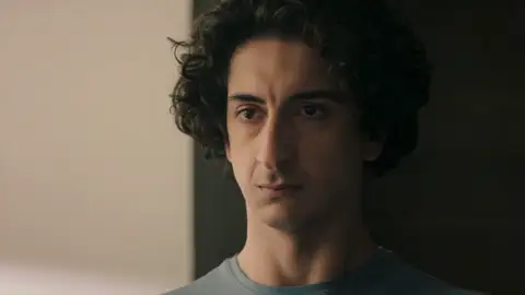 Avance de ‘Secretos de familia’: Engin, desde la cárcel, tiene un claro objetivo…¡vengarse de todos! Avance de ‘Secretos de familia’: Engin, desde la cárcel, tiene un claro objetivo…¡vengarse de todos!