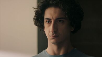 Esta noche en 'Secretos de familia': Descubrimos al nuevo Engin tras entrar en prisión