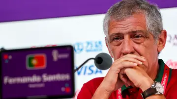 Fernando Santos responde a los periodistas en la rueda de prensa en Doha Fernando Santos responde a los periodistas en la rueda de prensa en Doha
