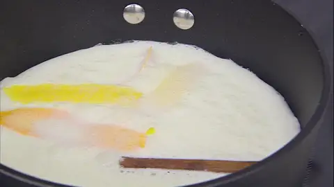 Cuécelo a fuego lento, removiéndolo de vez en cuando Cuécelo a fuego lento, removiéndolo de vez en cuando