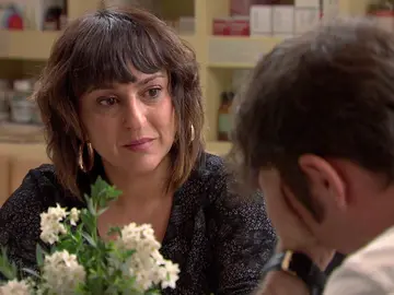 Hugo se rompe delante de Rocío al hablar de doña Paz: “Solo me quedan los recuerdos” Hugo se rompe delante de Rocío al hablar de doña Paz: “Solo me quedan los recuerdos”