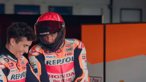 Joaquín, ante el reto de pilotar con Marc Márquez, seis veces campeón de Moto GP: “No me entra nada, estoy bien ‘cagao’” Joaquín, ante el reto de pilotar con Marc Márquez, seis veces campeón de Moto GP: “No me entra nada, estoy bien ‘cagao’”