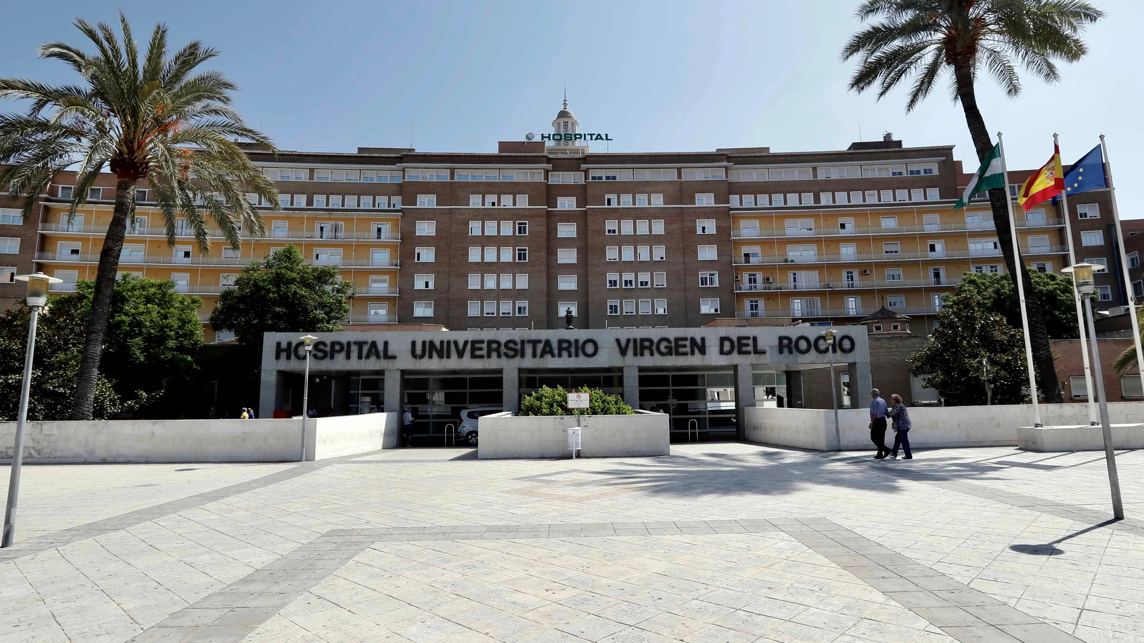 Imagen de archivo del hospital Virgen del Roc&iacute;o de Sevilla