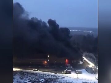 Imagen del segundo centro comercial incendiado en Moscú