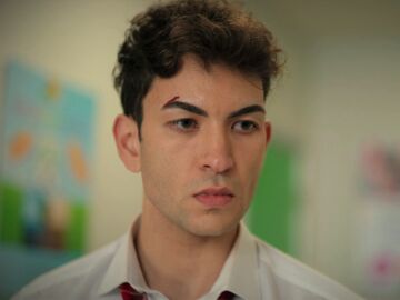 Tolga, sorprendido al ver que Cemile se preocupa por &eacute;l: &iquest;Se estar&aacute; enamorando de ella? 