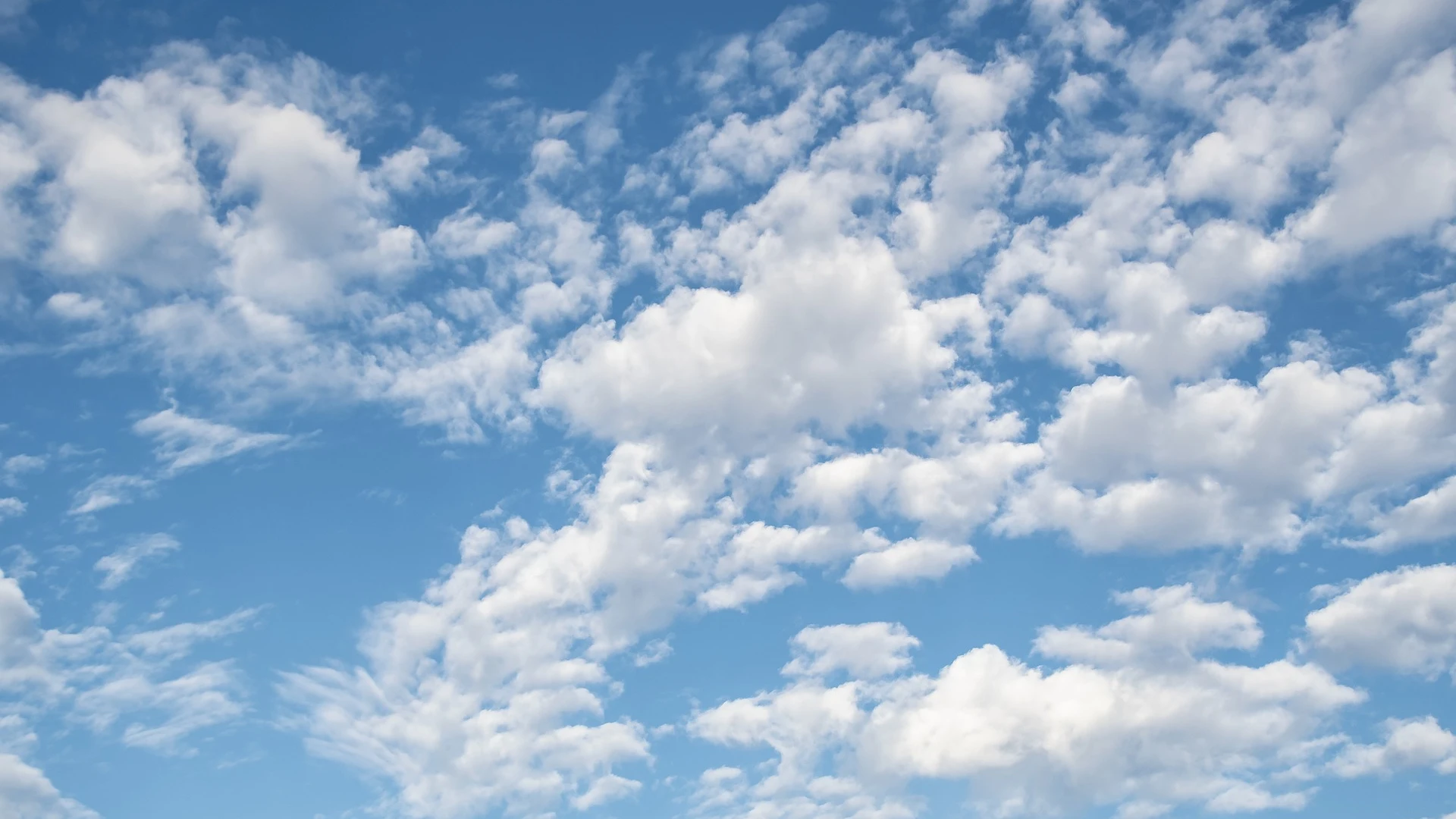 Un cielo con nubes Un cielo con nubes