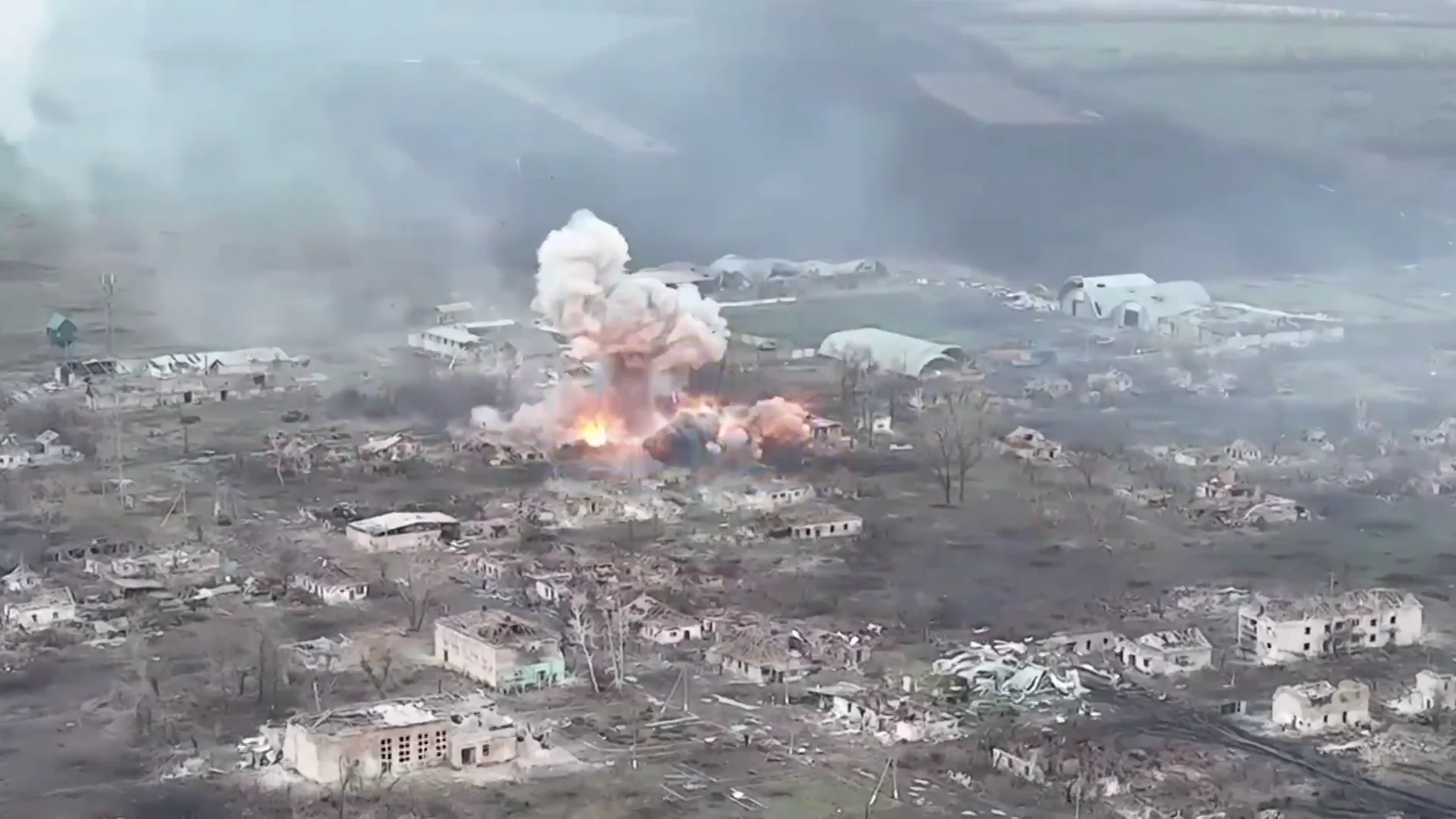 Imagen aérea de la ciudad ucraniana de Bajmut en plena guerra