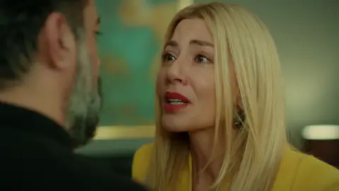 Nebahat cae en la trampa de Akif y le pide que no se divorcie de él: “Perdóname. No te vayas de mi lado" Nebahat cae en la trampa de Akif y le pide que no se divorcie de él: “Perdóname. No te vayas de mi lado"