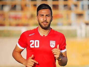 El futbolista iraní Amir Nasr-Azadani 