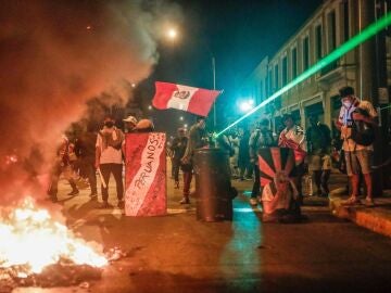 Enfrentamientos entre manifestantes y Policía en Perú