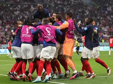 Los jugadores de Francia celebra el segundo y definitivo gol ante Marruecos Los jugadores de Francia celebra el segundo y definitivo gol ante Marruecos