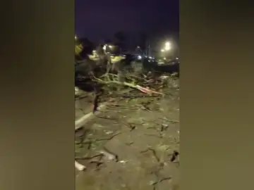 Las impresionantes imágenes del tornado que ha arrasado varias zonas de Jerez Las impresionantes imágenes del tornado que ha arrasado varias zonas de Jerez