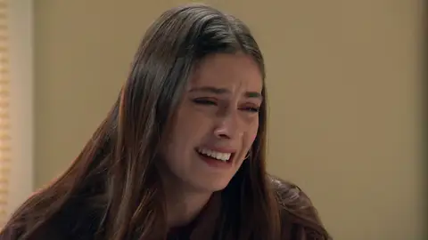 Andrea confiesa a Lucrecia la verdad sobre la muerte de Ana Mari en sus últimos minutos de vida: “Fui yo” Andrea confiesa a Lucrecia la verdad sobre la muerte de Ana Mari en sus últimos minutos de vida: “Fui yo”