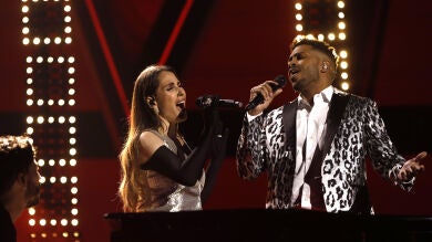 Malú y Génesis impresionan a dúo cantando ‘Aprendiz’ en ‘La Voz’