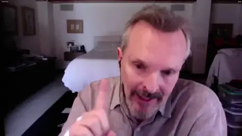 Miguel Bosé: "Todo español tiene al menos una canción mía en la banda sonora de su vida" Miguel Bosé: "Todo español tiene al menos una canción mía en la banda sonora de su vida"