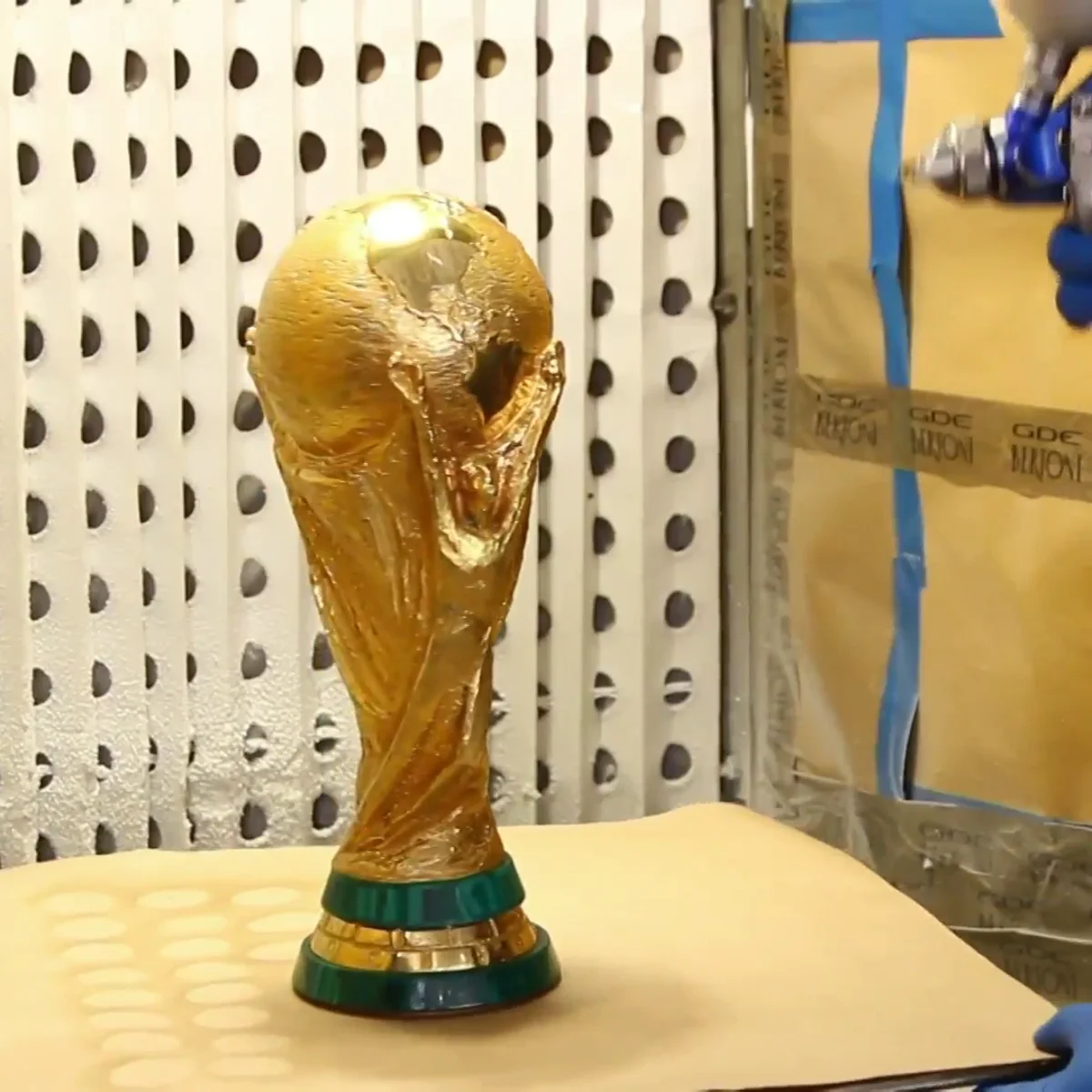 Copa del mundo tamaño real mas detalle