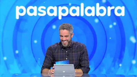 El motivo del ataque de risa de Roberto Leal en pleno ‘Pasapalabra’: ¡una pinza! El motivo del ataque de risa de Roberto Leal en pleno ‘Pasapalabra’: ¡una pinza!