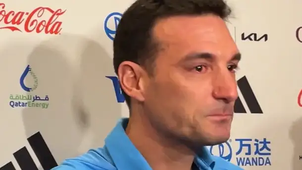 Scaloni, emocionado ante la prensa en la previa de la final del Mundial