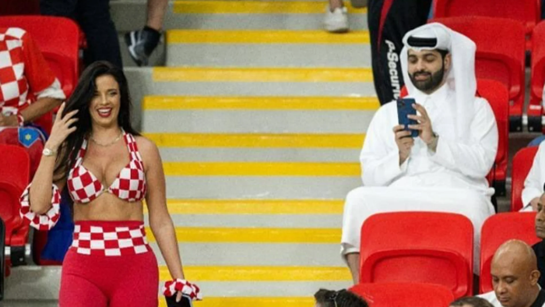Ivana Knoll en una de las fotografías más virales del Mundial de Qatar