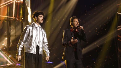 Manuel Carrasco y Crespo, un dúo sensacional cantando ‘Eres’ en la Gran Final de ‘La Voz’