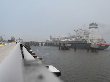 Llegada este sábado al puerto de Wilhelmshaven (Alemania) del buque "Hoegh Esperanza"
