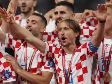 Luka Modric con la medalla de bronce tras ganar a Marruecos Luka Modric con la medalla de bronce tras ganar a Marruecos