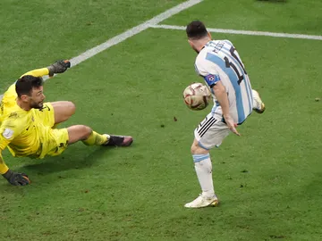 Leo Messi bata a Hugo Lloris en la prórroga de la final del Mundial de Qatar Leo Messi bata a Hugo Lloris en la prórroga de la final del Mundial de Qatar