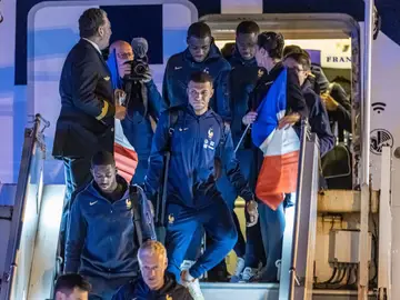 Los jugadores de Francia aterrizan en París tras la final del Mundial Los jugadores de Francia aterrizan en París tras la final del Mundial