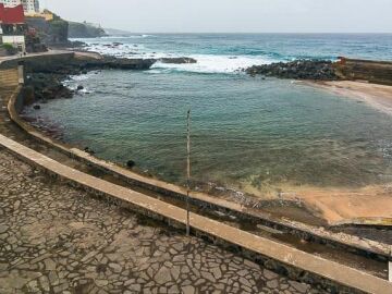 En estado crítico un niño de 4 años tras caer desde un muro en las piscinas de Bajamar, Tenerife