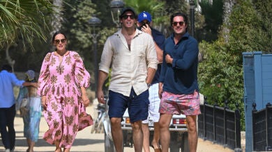 Las fotos de Tamara Falcó, Íñigo Onieva y Hugo Arévalo juntos que demuestran cómo eran de amigos