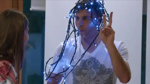 "Mientras vivas en mi casa, me pides permiso para tatuarte", los secretos familiares de Joaquín Sánchez, muy pronto en 'La penúltima y me voy' "Mientras vivas en mi casa, me pides permiso para tatuarte", los secretos familiares de Joaquín Sánchez, muy pronto en 'La penúltima y me voy'