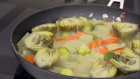 Cocina las hortalizas en la salsa Cocina las hortalizas en la salsa