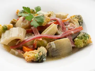 Receta de menestra de cardo y alcachofas, de Karlos Arguiñano Receta de menestra de cardo y alcachofas, de Karlos Arguiñano