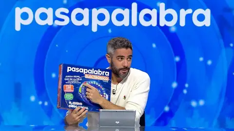 Roberto Leal muestra el juego electrónico de 'Pasapalabra' Roberto Leal muestra el juego electrónico de 'Pasapalabra'