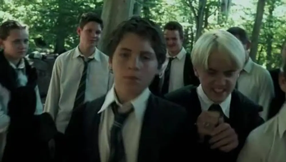 Draco, Tom Felton, empuja a Tom Ackerley en 'Harry Potter y el Prisionero de Azcaban'