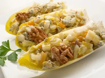 Un entrante de gala de Arguiñano: endibias con queso azul y nueces Un entrante de gala de Arguiñano: endibias con queso azul y nueces
