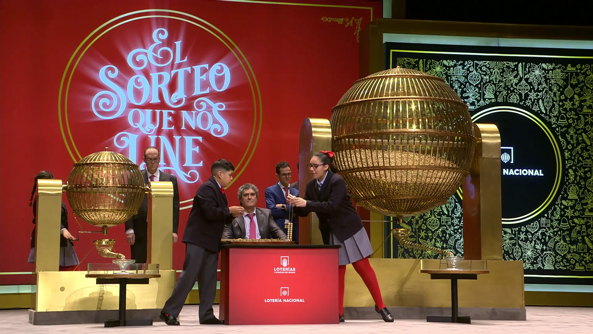 A Daniela le tiembla la voz durante el sorteo A Daniela le tiembla la voz durante el sorteo