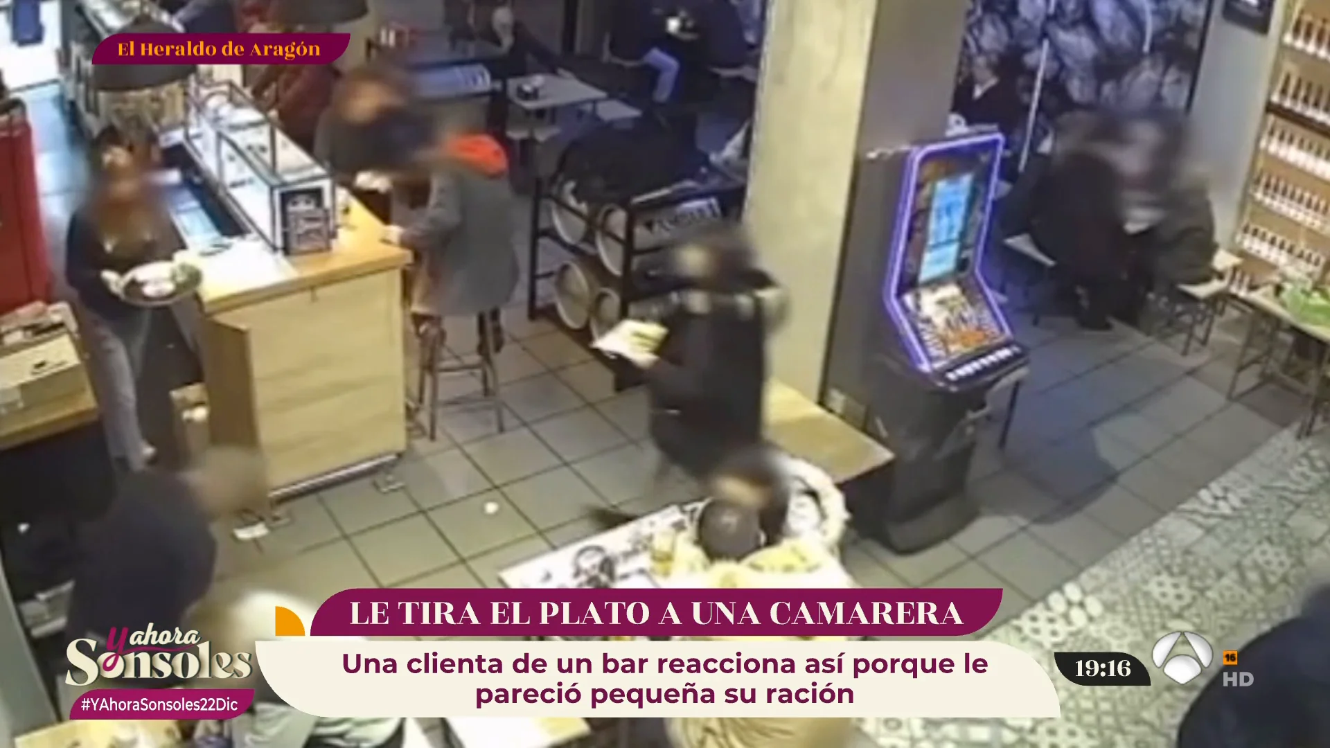 Agreden a una camarera por el tamaño de la ración: la culpable está identificada, pero no detenida Agreden a una camarera por el tamaño de la ración: la culpable está identificada, pero no detenida