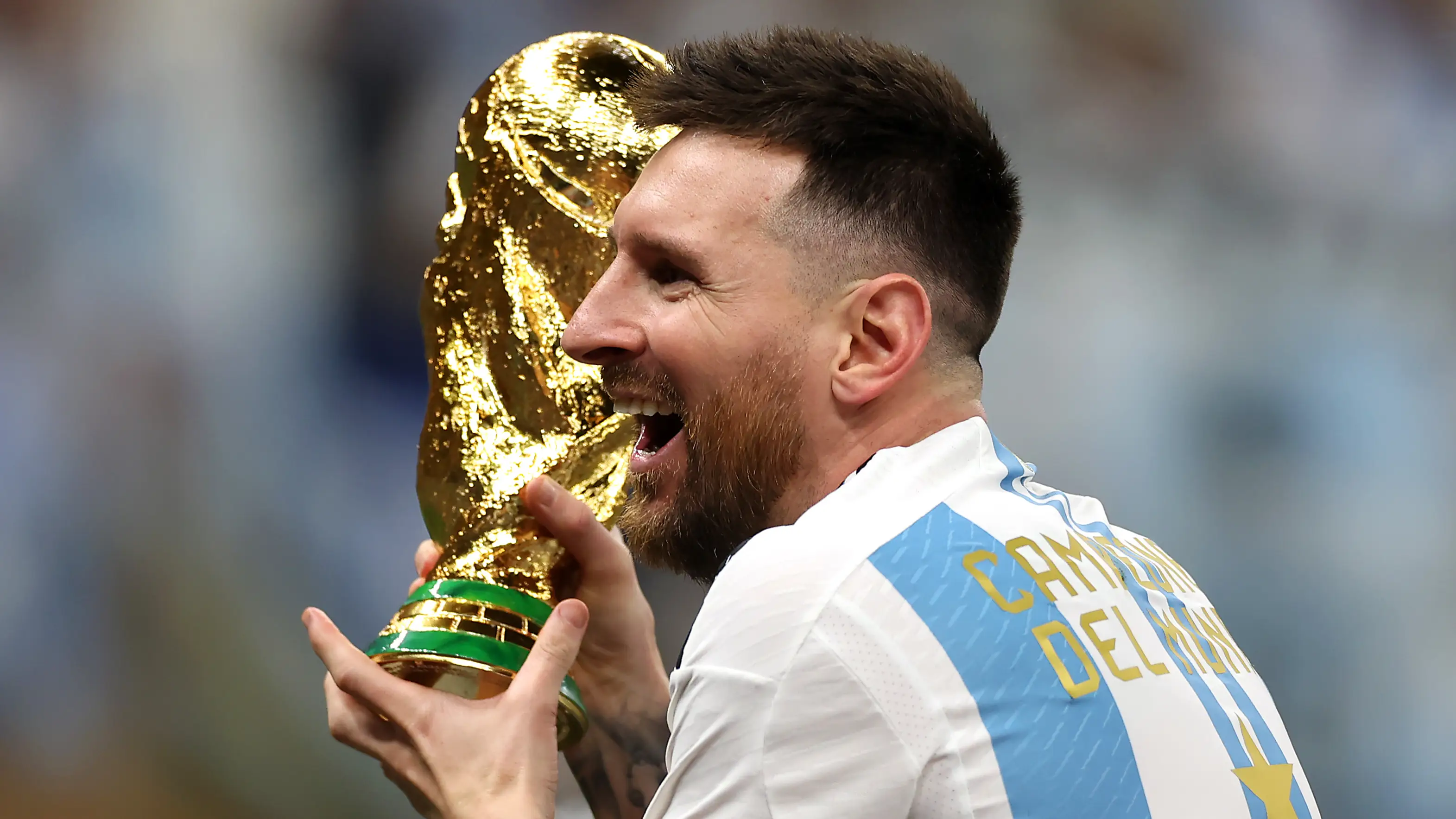 Messi, con la Copa del Mundo