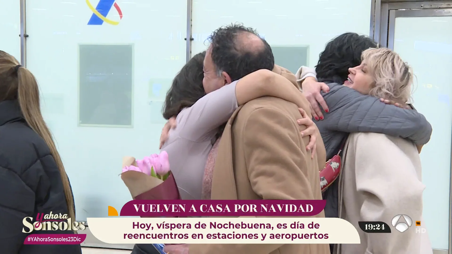 ¡Con mucha emoción! Así se viven los reencuentros navideños en los aeropuertos ¡Con mucha emoción! Así se viven los reencuentros navideños en los aeropuertos
