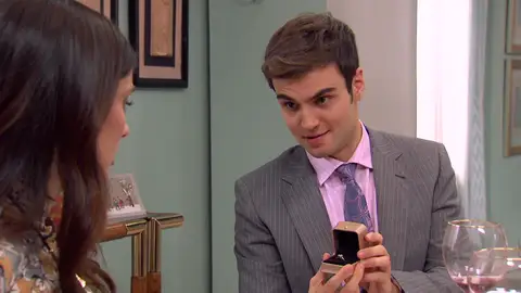 La sorprendente pedida de matrimonio de Alberto a Andrea deja sin palabras a los Gómez La sorprendente pedida de matrimonio de Alberto a Andrea deja sin palabras a los Gómez