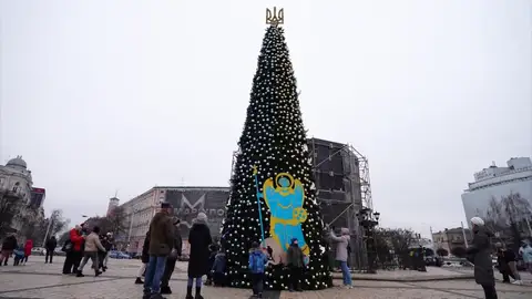 Un árbol de Navidad en ucrania Un árbol de Navidad en ucrania