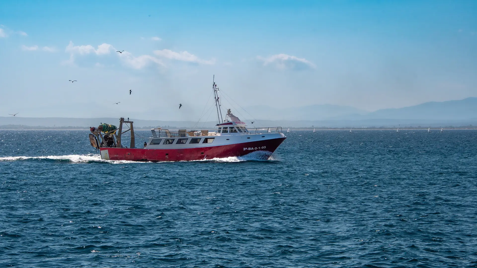 Imagen de un barco pesquero Imagen de un barco pesquero
