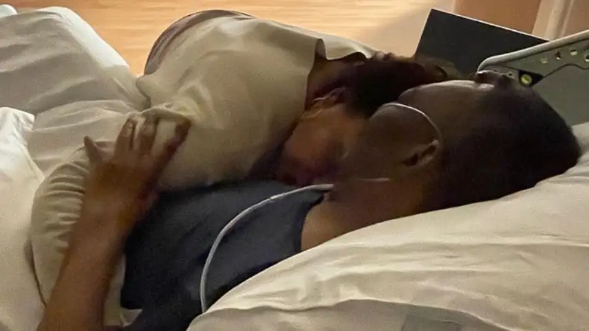 La hija de Pelé, Kely Nasimiento, abrazando a su padre La hija de Pelé, Kely Nasimiento, abrazando a su padre