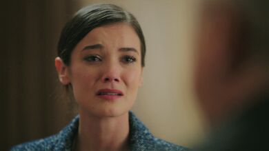 Ceylin se enfrenta a Metin al descubrir que su padre fue a la cárcel por su culpa 