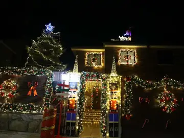 Arroyomolinos, el pueblo más iluminado por Navidad Arroyomolinos, el pueblo más iluminado por Navidad