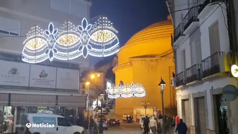 Una empresaria lleva 15 años iluminando su pueblo por Navidad Una empresaria lleva 15 años iluminando su pueblo por Navidad